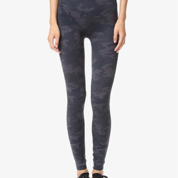 SPANX Look at Me Now Tummy Control Seamless Black Camo Medium Leggings - Picture 1 of 7